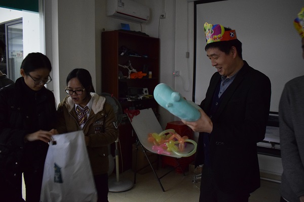 聚力膠業送的抱枕禮物真實用