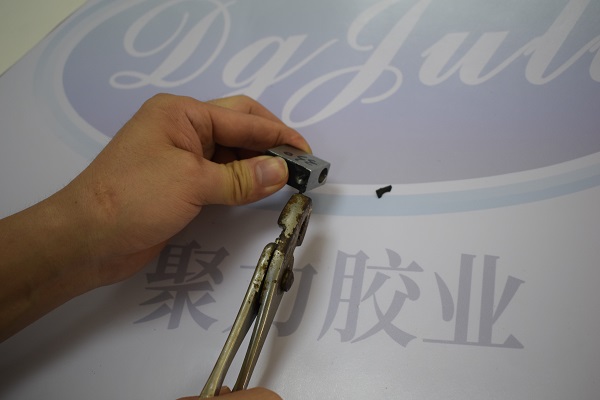 測(cè)試粘橡膠金屬的膠水