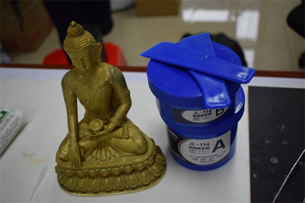 佛像的修補膠水